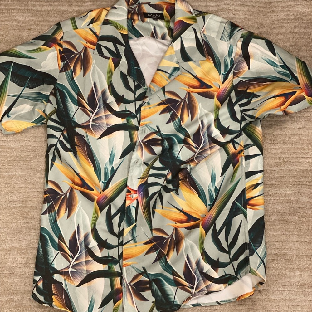SOLD——> BoohooMAN man shirt